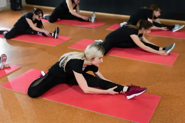 Czy można rozciągać się codziennie? Odkryj zalety i ryzyka