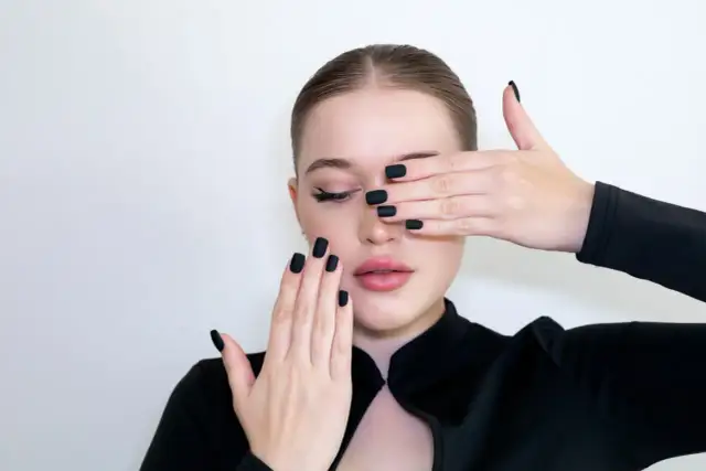 Schwarz Matt Nägel: Entdecken Sie den Trend & meine besten Tipps