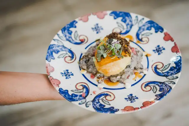 El Árbol Tapas: Menú, precios y por qué es tu próxima parada.