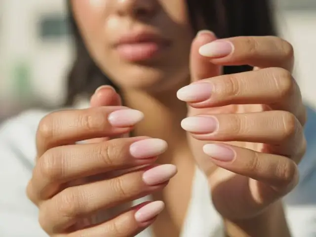 Ombre na paznokciach: Krok po kroku do idealnego gradientu w domu