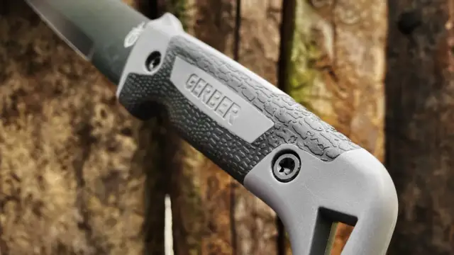 Co to jest maczeta? Poznaj jej zastosowania i tajemnice