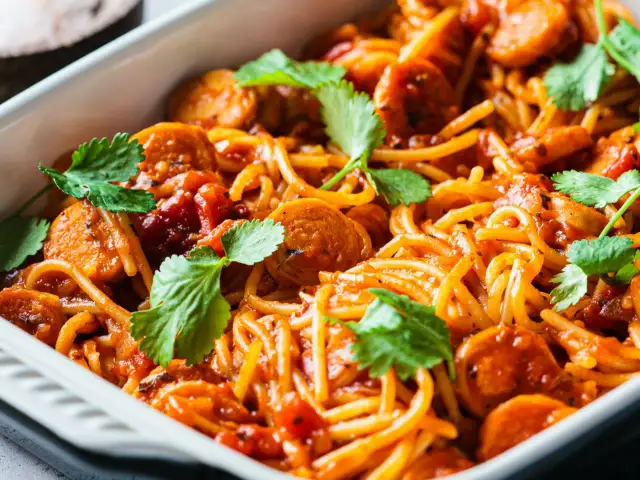 Najlepsze przepisy na zapiekankę z makaronem spaghetti, które zaskoczą smakami