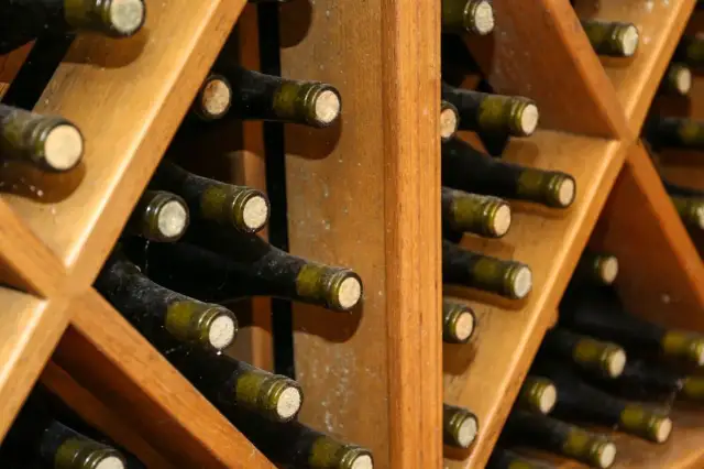 Jak zrobić regał na wino - proste kroki i najlepsze pomysły DIY