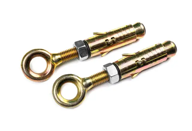 Jak wybrać kotwy do słupów stalowych? Rodzaje, zastosowania i montaż.