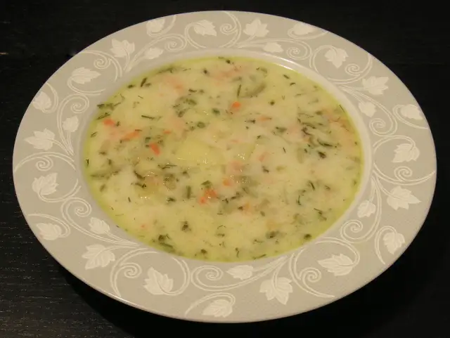 Jak się gotuje zupę ogórkową - prosty przepis, który zachwyci smakoszy