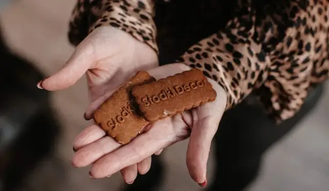 Jak używać stempli do ciastek, aby uniknąć przywierania i uzyskać idealne wzory