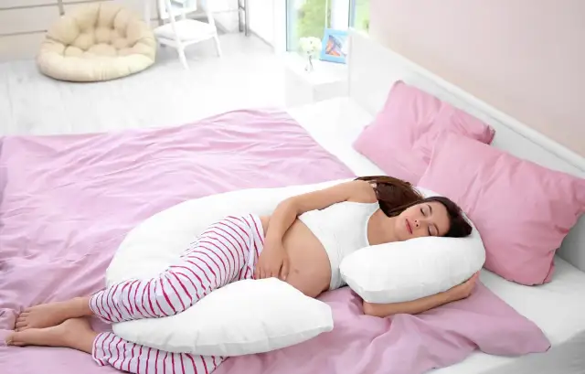 Ciąża: Jakich pozycji unikać? Medyczne uzasadnienie dla mamy i dziecka