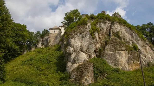 Zamek w Ojcowie zdjęcia – niezwykłe ruiny, które musisz zobaczyć