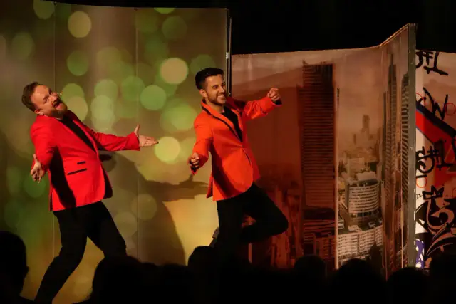 Telewizja kłamie spektakl – odkryj prawdę o mediach i dezinformacji