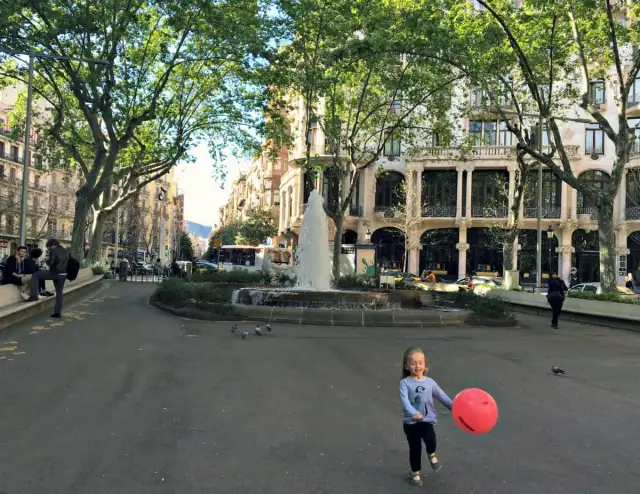 Gdzie najlepiej nocować w Barcelonie? Odkryj idealne dzielnice