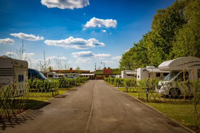 Nocleg przy Energylandii: Ile zapłacisz? Przewodnik cenowy