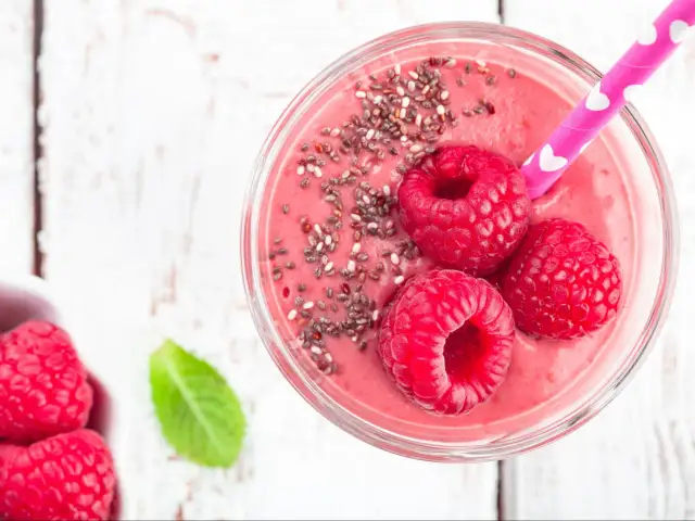 Prosty przepis na shake malinowy – zrób go w 5 minut bez błędów!