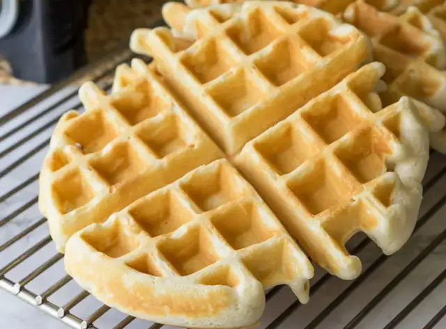 Ingrédients essentiels pour des gaufres délicieuses et faciles à préparer