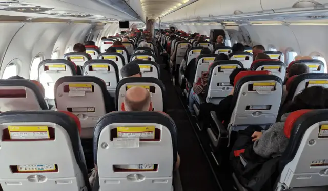 Czy można zabrać kanapki do samolotu Wizz Air i uniknąć problemów?