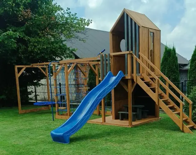 Plac zabaw: co znajdziesz? Klasyka, nowości, bezpieczeństwo i wiek!