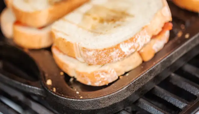 Piastra Hamburger Professionale: Guida Scelta, Materiali e Consigli