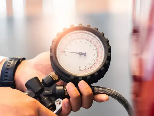 Ile powietrza w oponach? Odpowiednie ciśnienie dla bezpieczeństwa