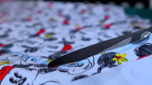 Jak uszyć spódniczkę z falbankami dla dziewczynki – proste kroki i porady