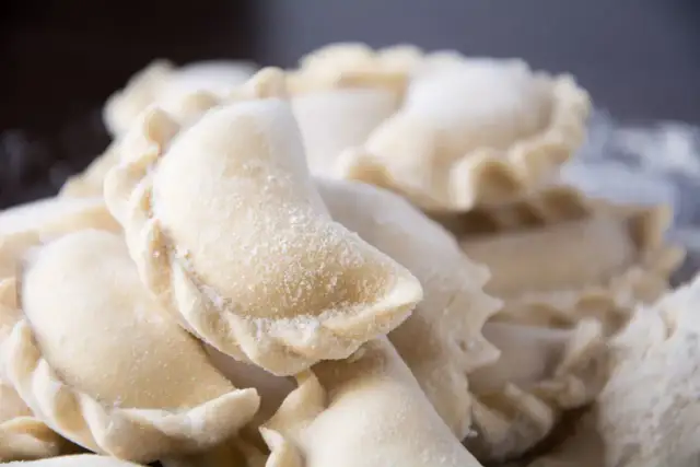 Jak zamrozić pierogi, by nie straciły smaku i kształtu?