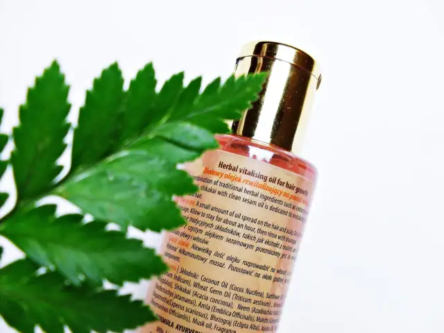 Sattva ziołowy olejek rewitalizujący na porost włosów - skuteczne działanie