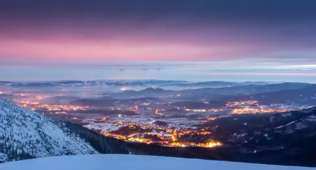 Atrakcje Jeleniej Góry zimą: gdzie na mroźne przygody?