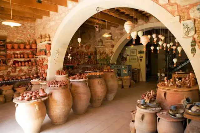 Co warto przywieźć z Grecji? Najlepsze pamiątki, które zachwycą