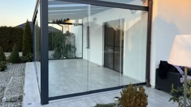 Jak osłonić boki tarasu przed deszczem i cieszyć się komfortem na świeżym powietrzu