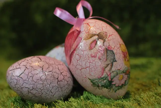 Jak zrobić jajka ze styropianu - proste pomysły na dekoracje wielkanocne