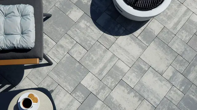 Kostka brukowa czy asfalt - który materiał wybrać, aby zaoszczędzić?