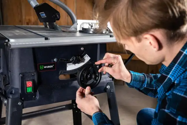 Jak przycinać listwy przysufitowe, aby uniknąć błędów i uzyskać idealne połączenia