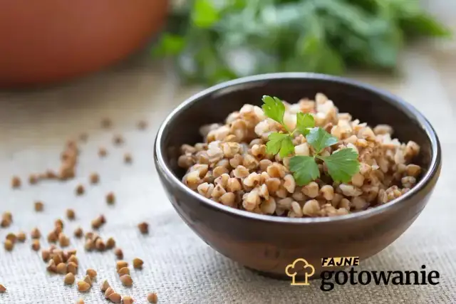Sypka kasza gryczana: Jak gotować, by nigdy się nie kleiła?