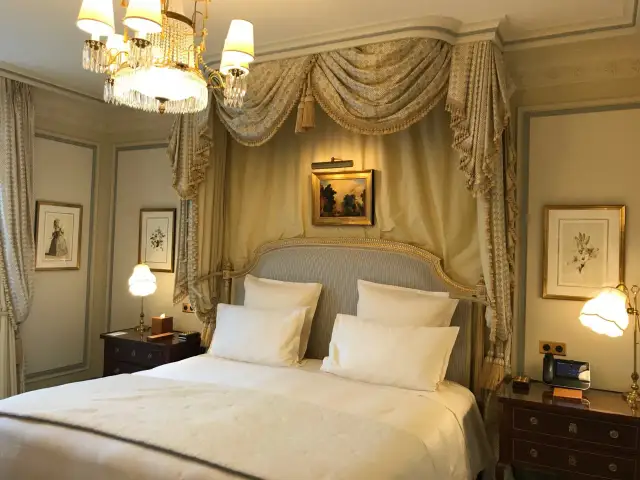 Ritz Paris: Legenda luksusu, historia i ceny