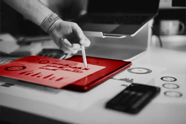 Kiedy zamawiający może odstąpić od umowy? Sprawdź ważne zasady