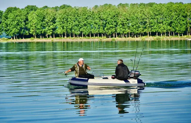 Narewka kajakiem: Kompletny przewodnik po polskiej Amazonce