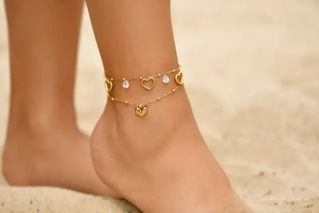 Co oznacza bransoletka na nodze? Odkryj jej ukryte znaczenia