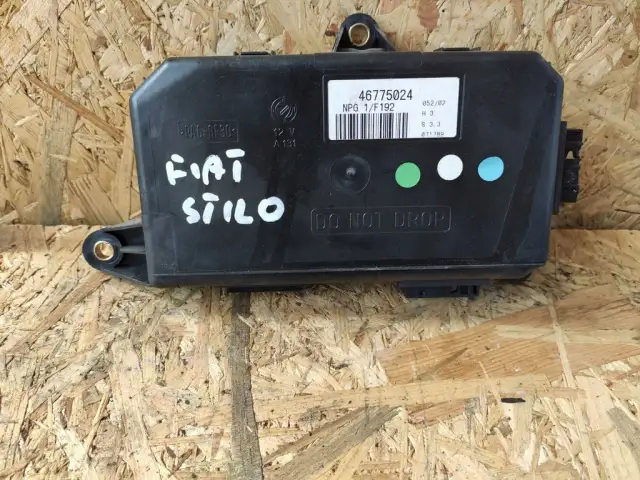 Gdzie jest sterownik centralnego zamka Fiat Stilo i jak go znaleźć