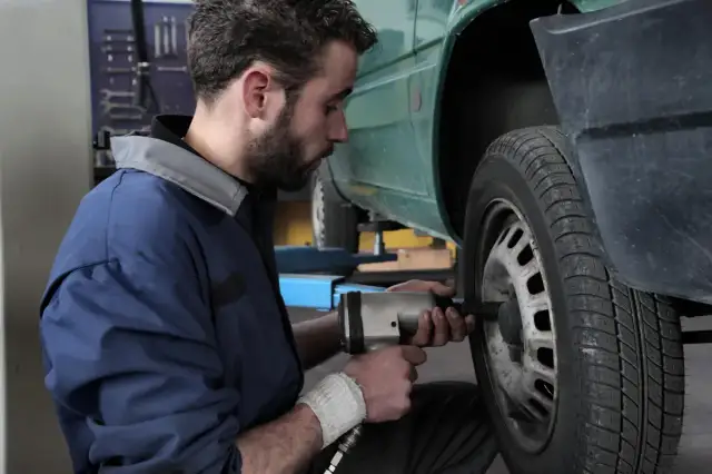 Ile lat mogą mieć opony w Niemczech? Ważne zalecenia dla kierowców
