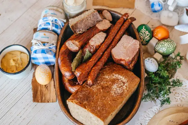 Obiad wielkanocny bez stresu: Sprawdzone przepisy i porady szefa