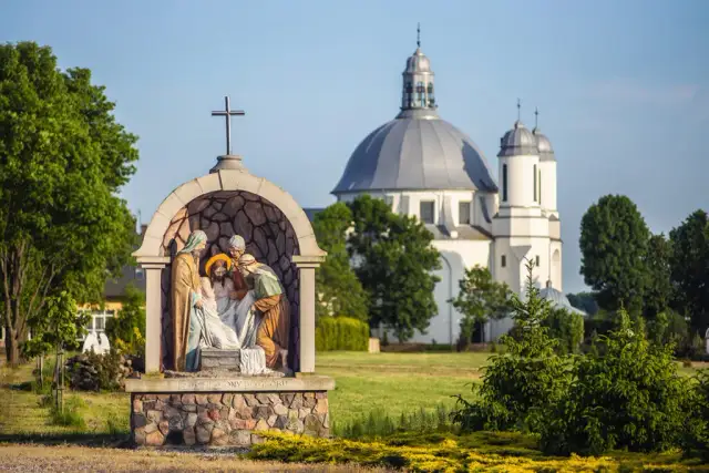 Hodyszewo sanktuarium: historia, cuda i pielgrzymki w sercu Podlasia