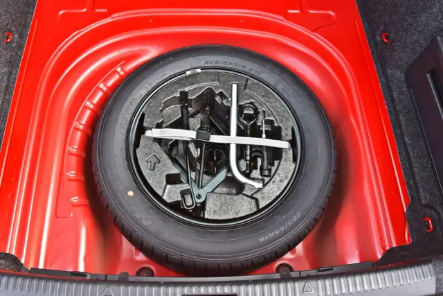 Ford S-Max: Koło zapasowe czy zestaw naprawczy? Pełny poradnik