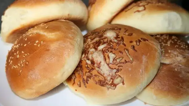 Pain burger maison : le secret des buns ultra-moelleux et faciles