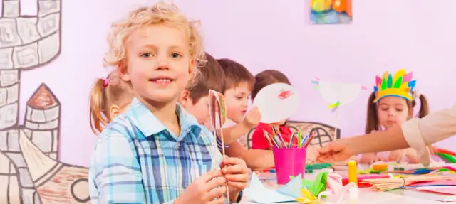 Ile opiekunek na dziecko w żłobku? Oto kluczowe przepisy i normy