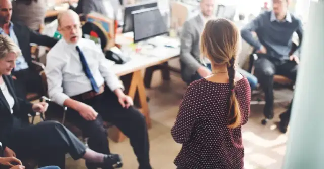 Kołczer kto to jest? Zrozum jego rolę w rozwoju osobistym