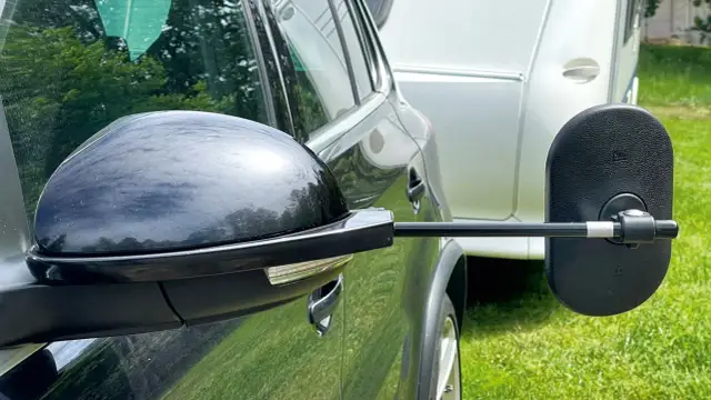 Jakie lusterka do holowania przyczepy zapewnią bezpieczeństwo i widoczność