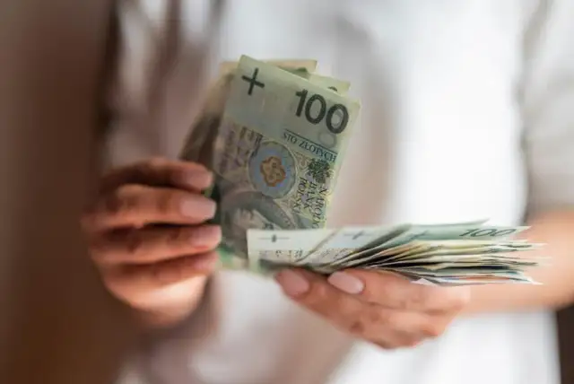 Zwrot nadpłaty z Enei - jakie kroki podjąć i jakie dokumenty są potrzebne