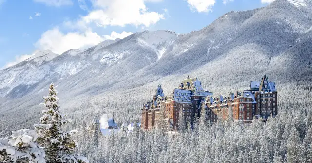 Ile trwa lot z Chicago do Warszawy? Sprawdź, co wpływa na czas podróży