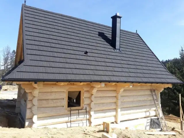 Szalowanie domu drewnianego: Przewodnik po materiałach, kosztach i błędach