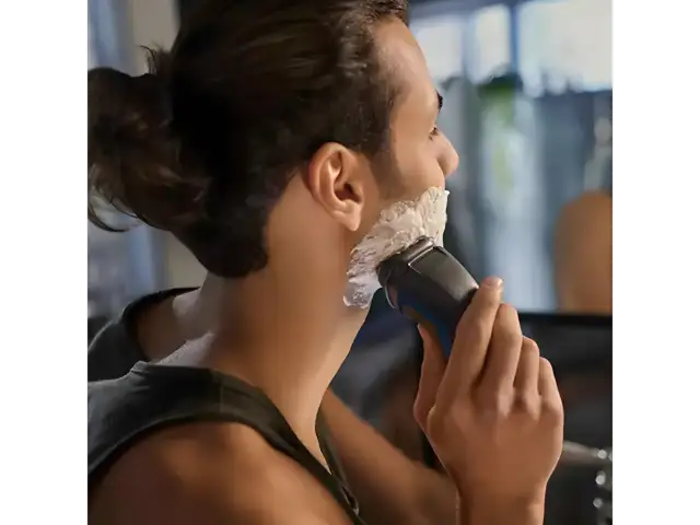 Jak golić się golarką elektryczną? Gładka skóra bez podrażnień