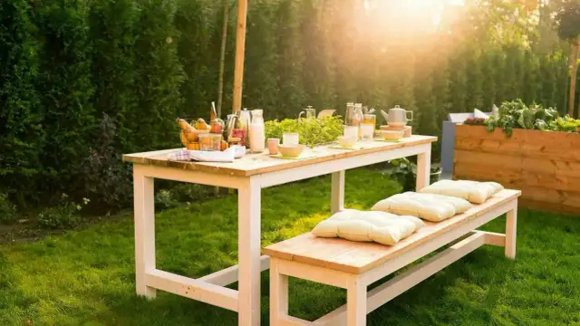 Stół ogrodowy DIY: Zbuduj mebel marzeń krok po kroku!