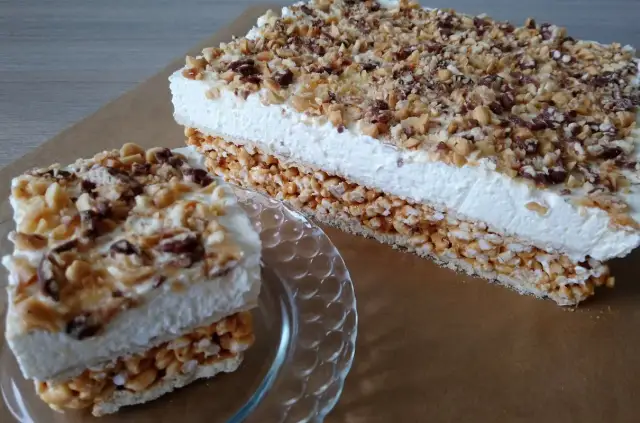 Prosty przepis na ciasto Lion bez pieczenia, które zachwyci każdego łasucha